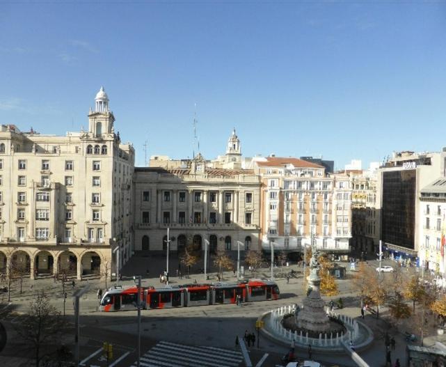 Ferienwohnung Apartamento Centrico "El Rubi Del Pilar" Saragossa Exterior foto